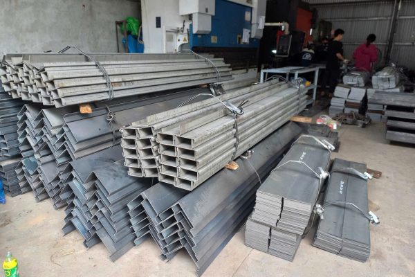 CỘT GÓC CONTAINER